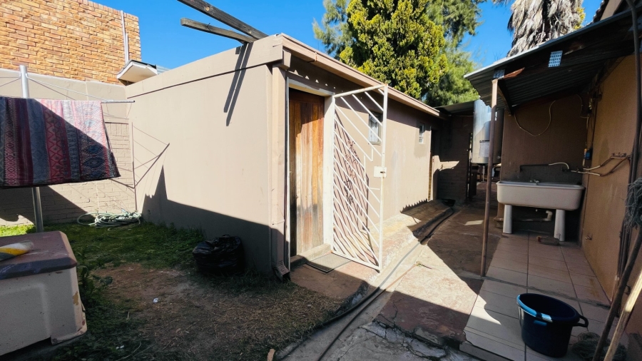 5 Bedroom Property for Sale in Van Der Hoff Park North West
